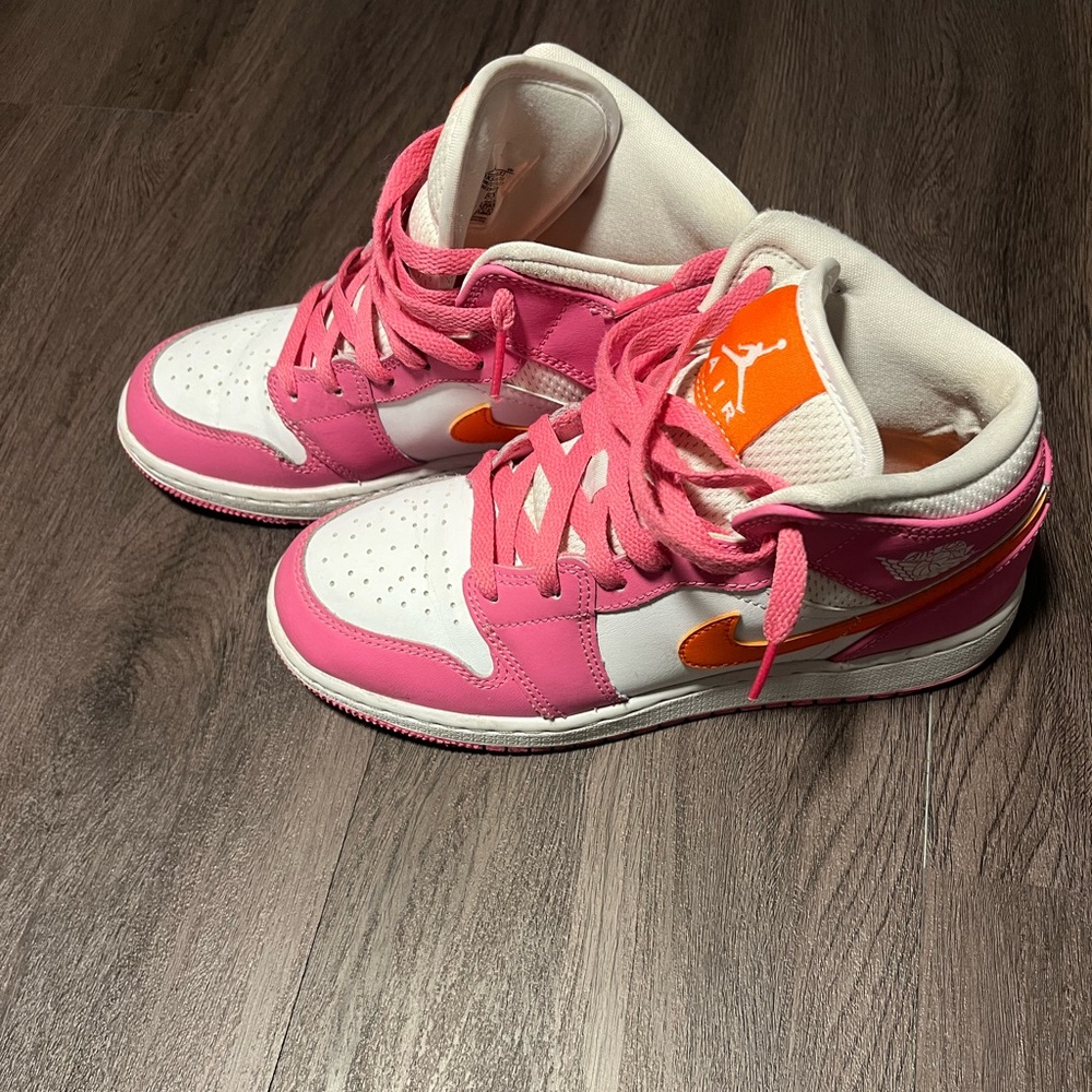 pink and orange jorden’s